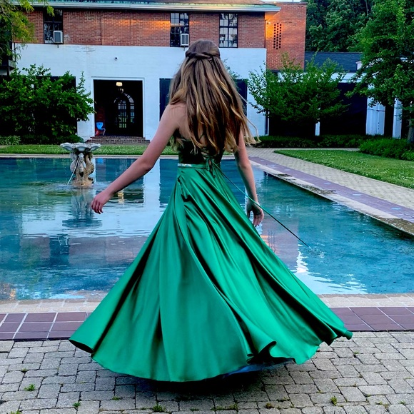 Just Peachy brand, stunning emerald green prom dress with rhinestones size 0 - Picture 1 of 3